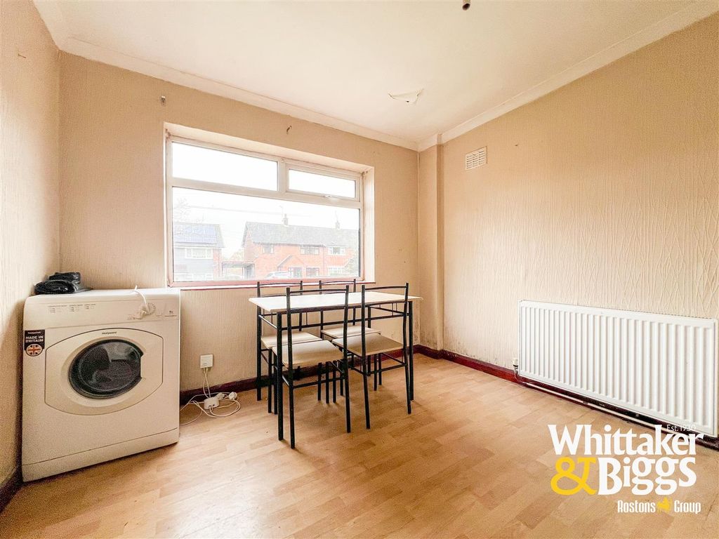 Property photo 3 of 17 Dining Room