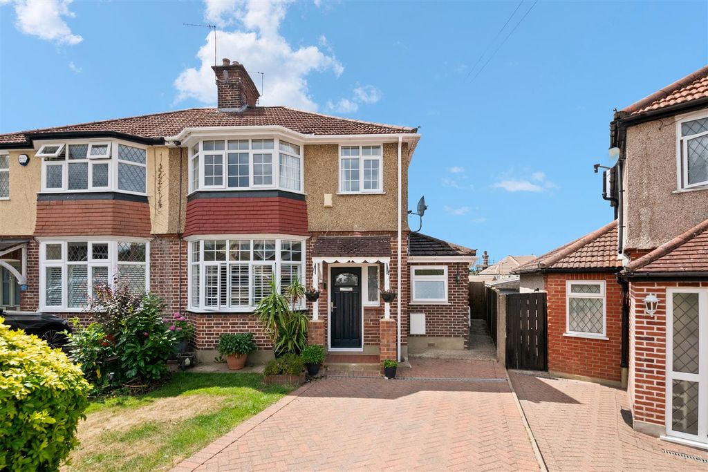 Property photo 1 of 17