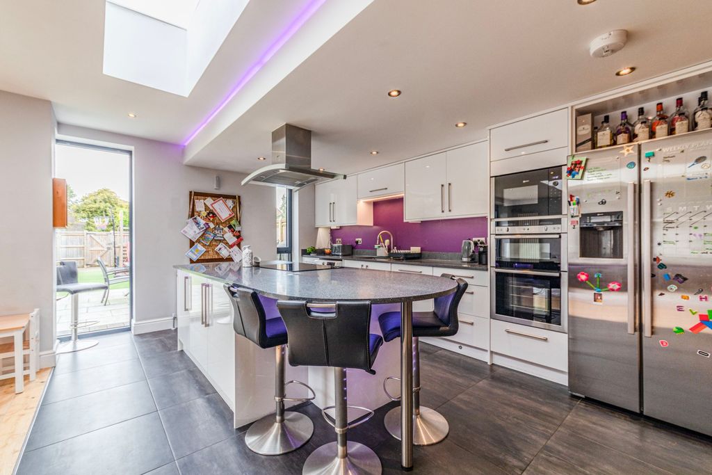 Property photo 3 of 32 Picture No. 29