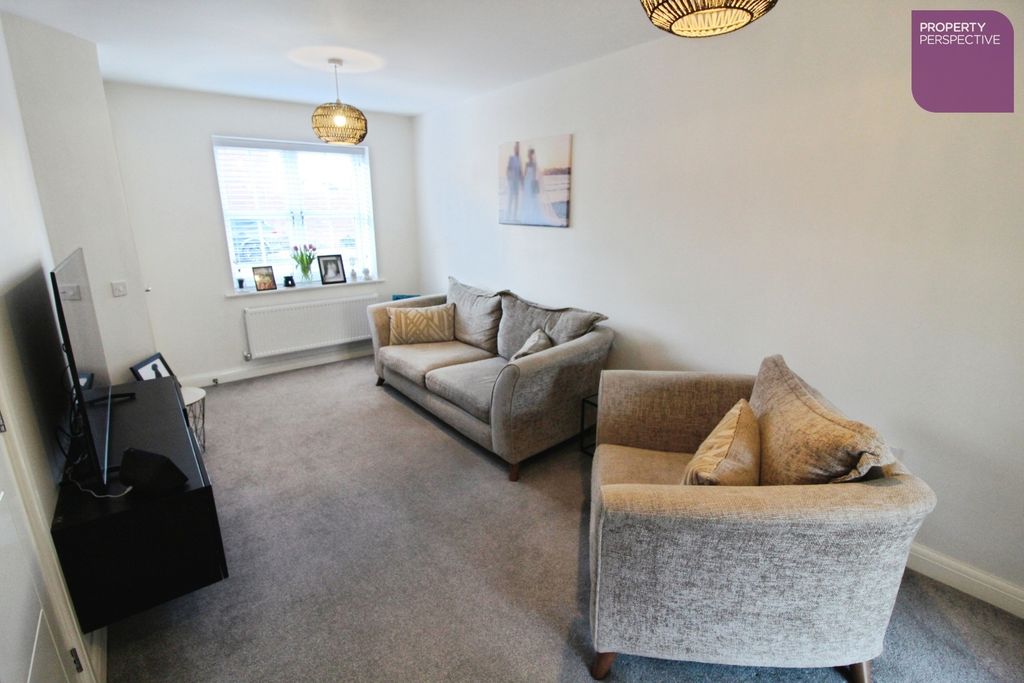 Property photo 2 of 11 Lounge Dining Room