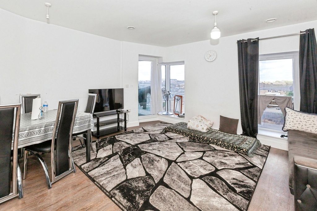 Property photo 3 of 10 Picture No. 01