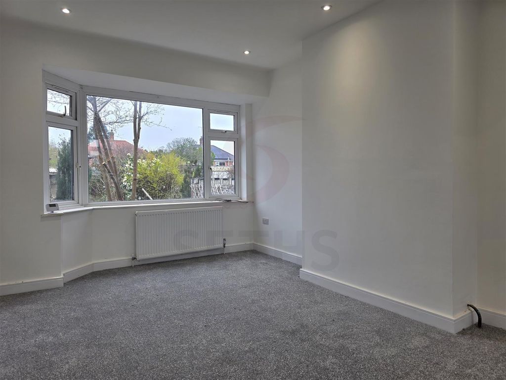 Property photo 3 of 9 Dining Area