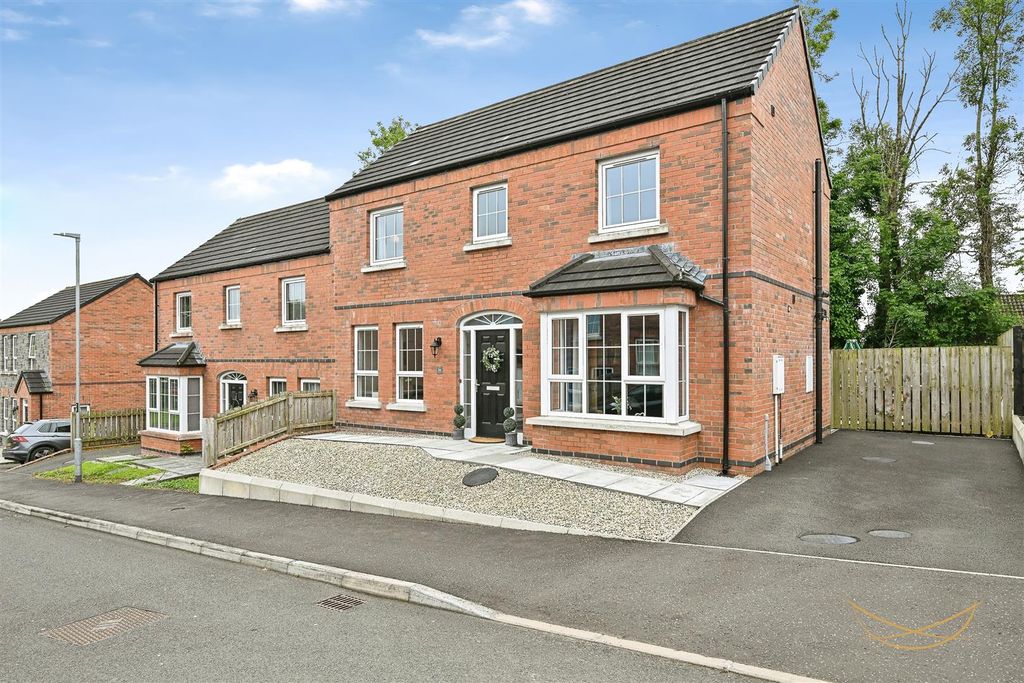 Property photo 1 of 33 Dhp-8.Jpg