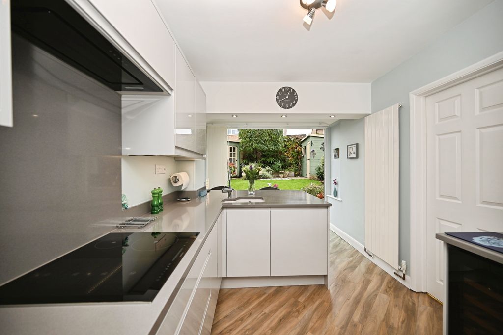 Property photo 3 of 21