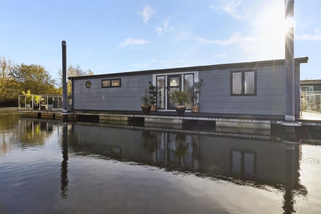 Property photo 1 of 13 Photo 14