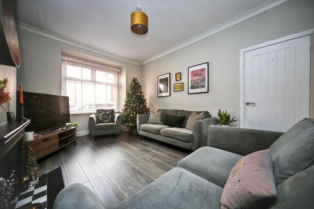 Property photo 3 of 22