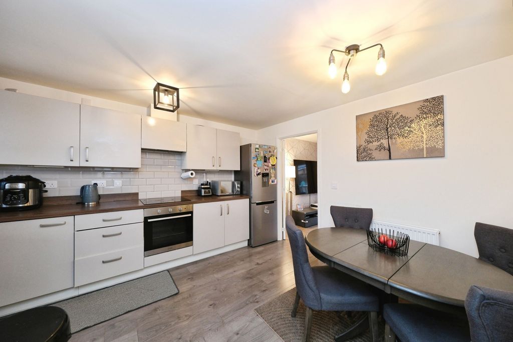 Property photo 2 of 20 Pbox-Img.Jpg