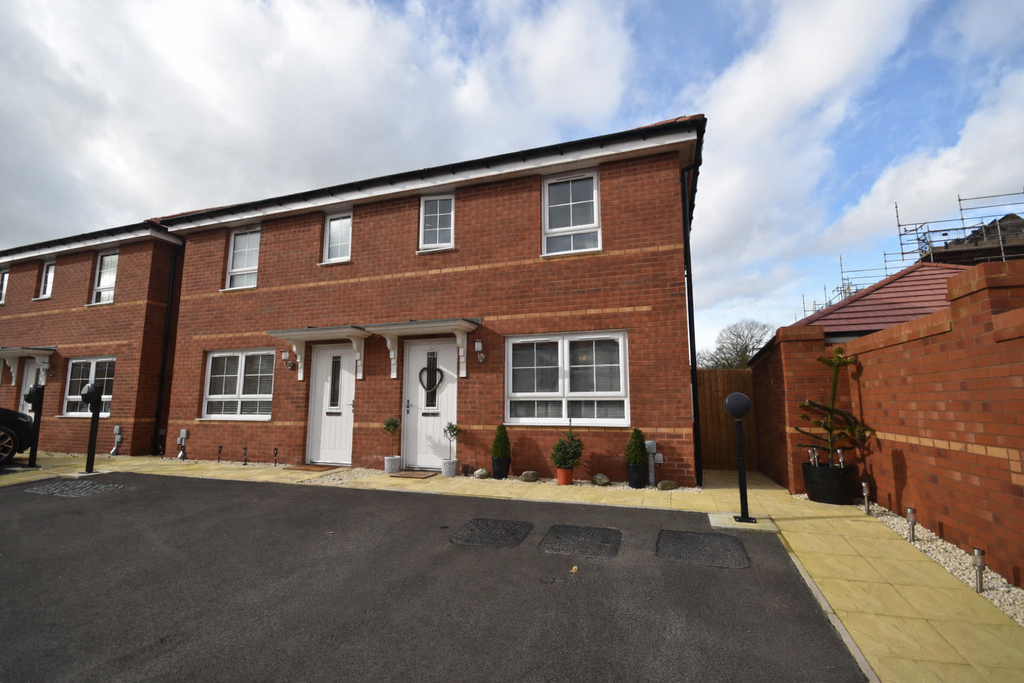 Property photo 1 of 12 Front