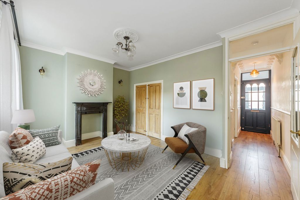 Property photo 3 of 11