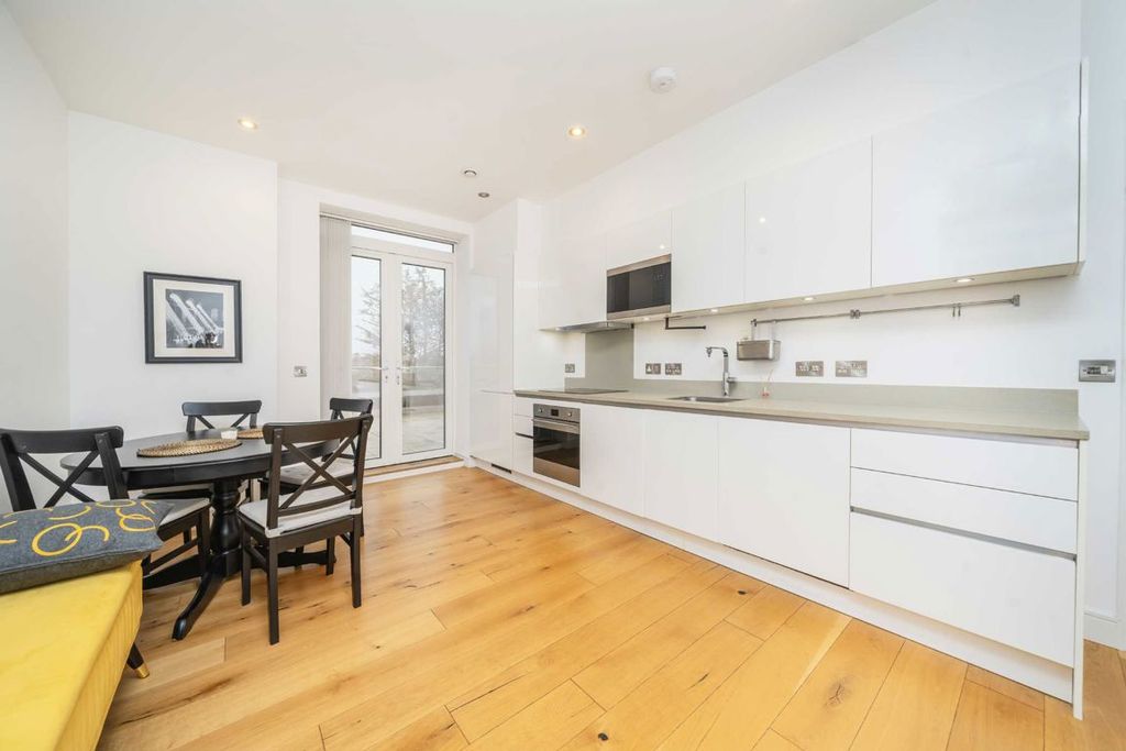 Property photo 3 of 5