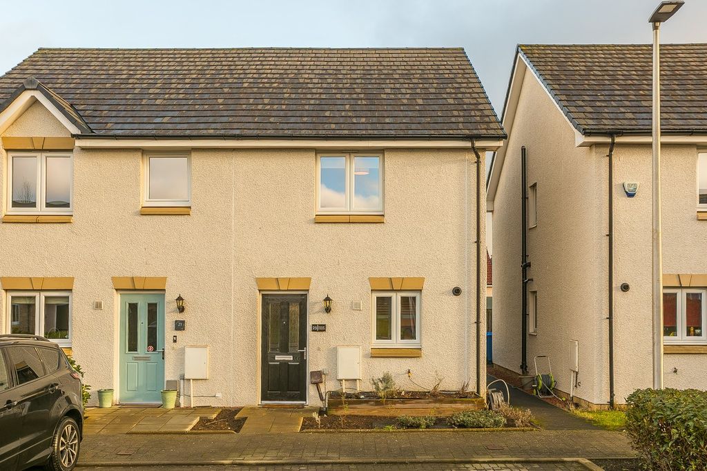 Property photo 1 of 27