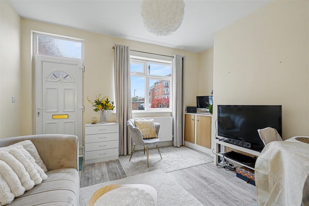 Property photo 2 of 17 Living Room