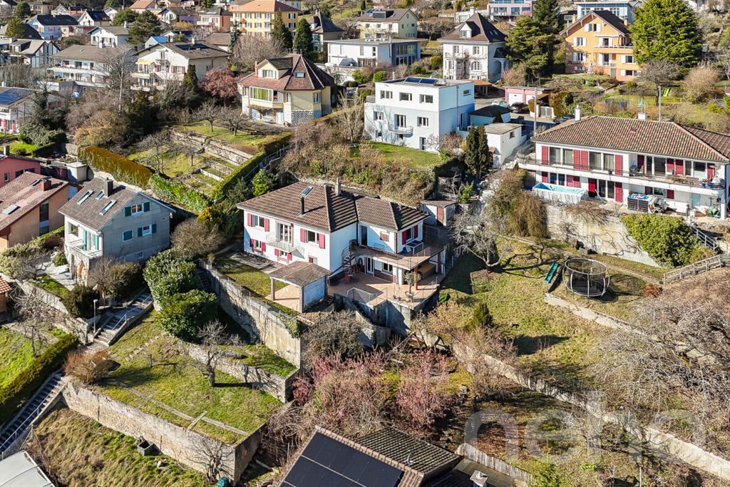 Property photo 3 of 12