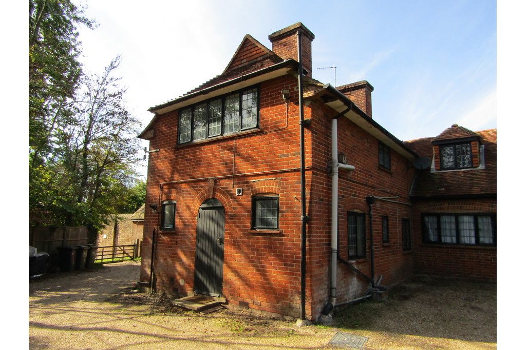 Property photo 2 of 12