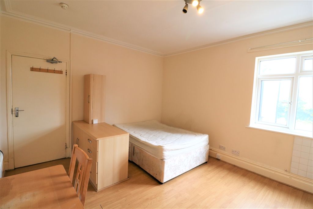 Property photo 2 of 3