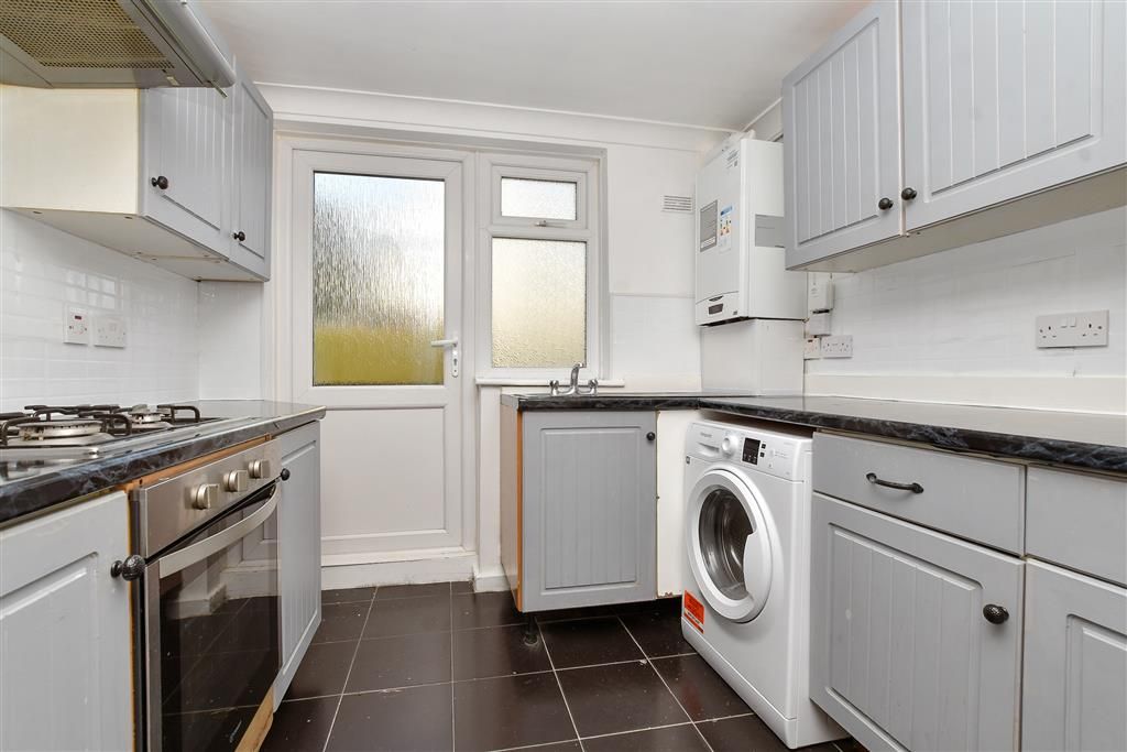 Property photo 3 of 13 Kitchen