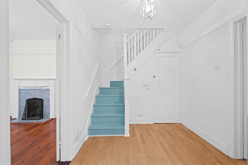 Property photo 3 of 22 Hallway