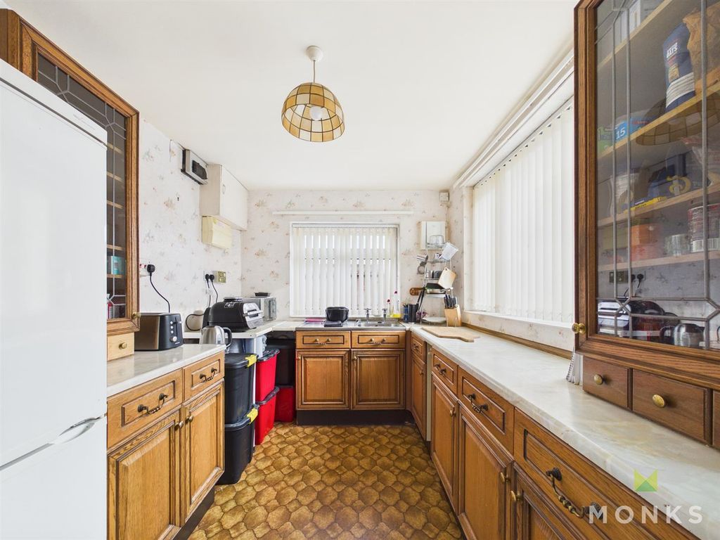 Property photo 3 of 16 Cam01420G0-Pr0840-Still015.Jpg