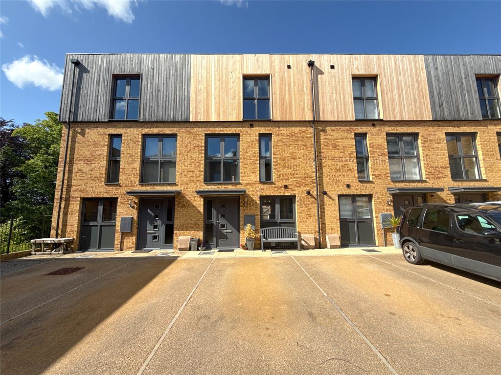 Property photo 1 of 31 External