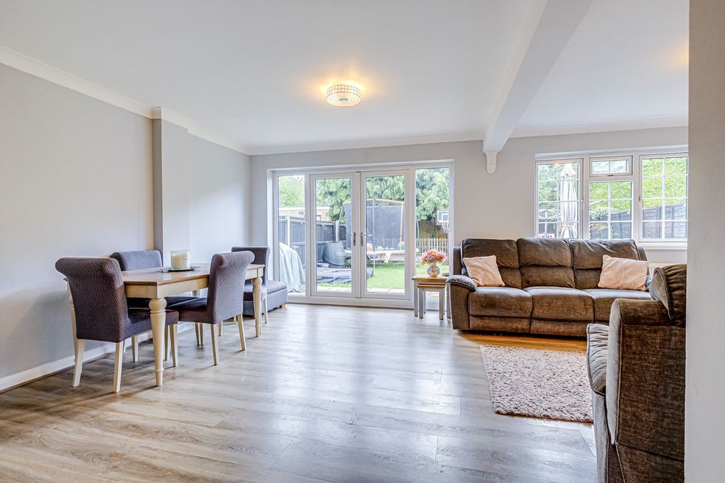 Property photo 2 of 34