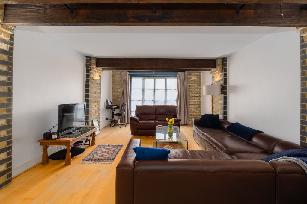 Property photo 3 of 19