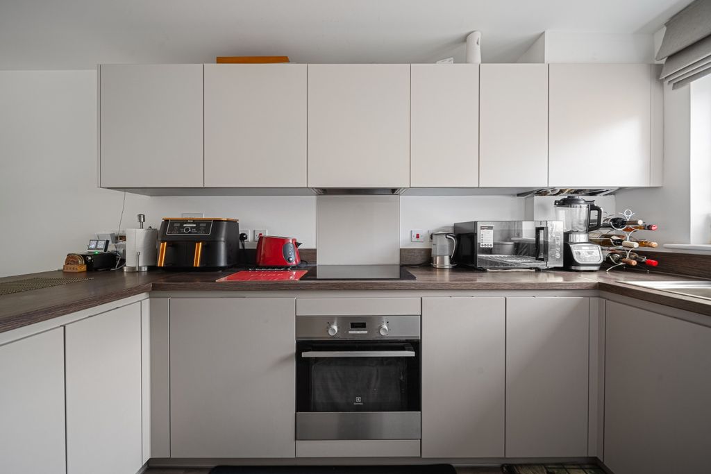 Property photo 2 of 18 4645912