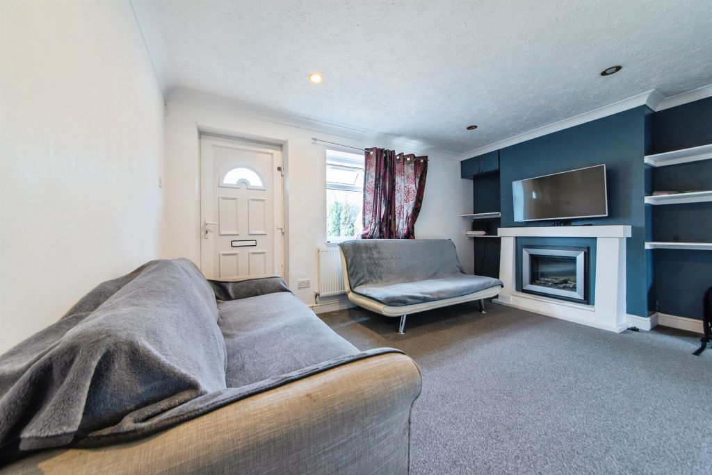 Property photo 2 of 17