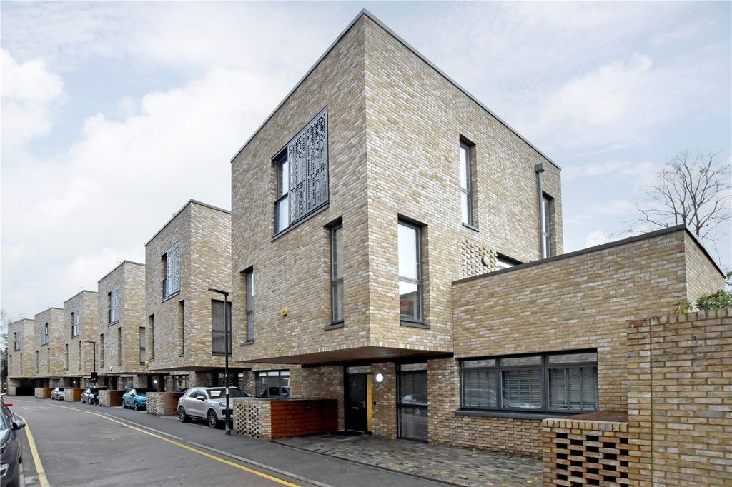 Property photo 1 of 33 Picture No. 42