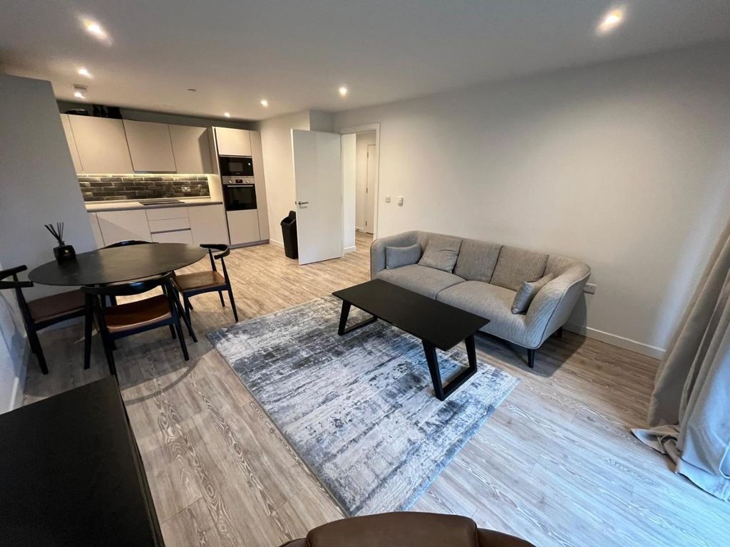 Property photo 3 of 16 Lounge