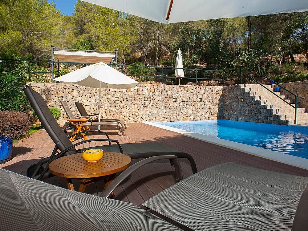 Property photo 3 of 27