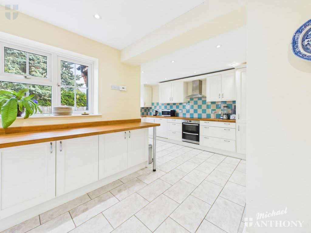 Property photo 3 of 21 3Cf2c8Fb7d504c41Bc3E502Add7Fe50B_80_Cam03852G0-Pr0492-Still010