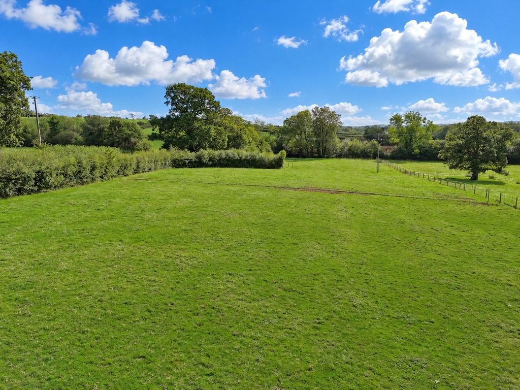 Property photo 3 of 27 Picture No. 03