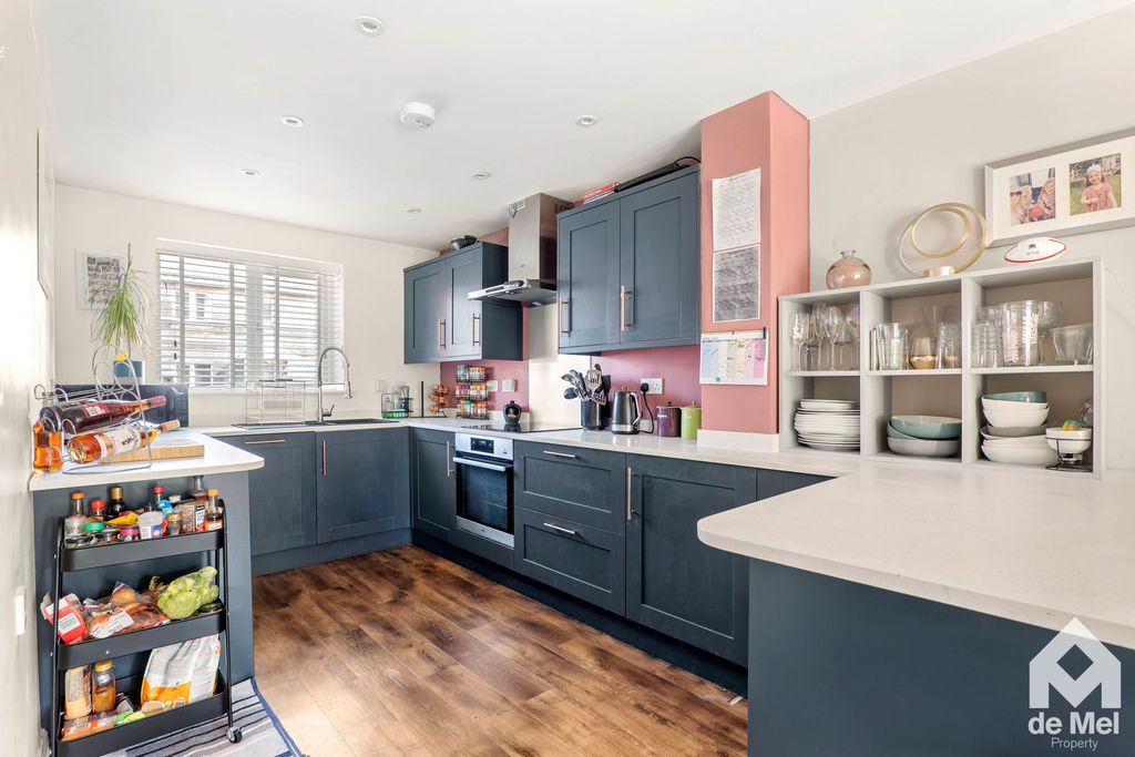 Property photo 2 of 13 Photo 8