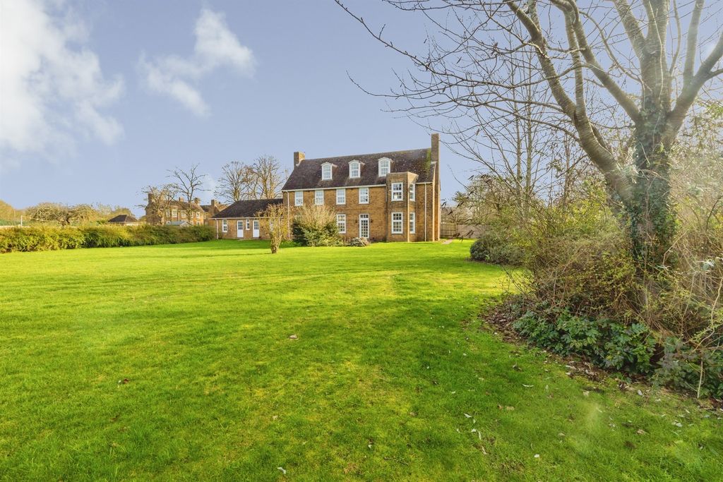 Property photo 3 of 26