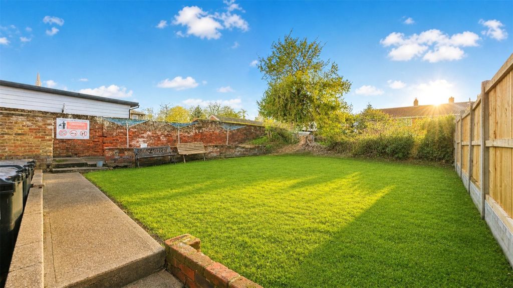 Property photo 2 of 9 Communal Garden