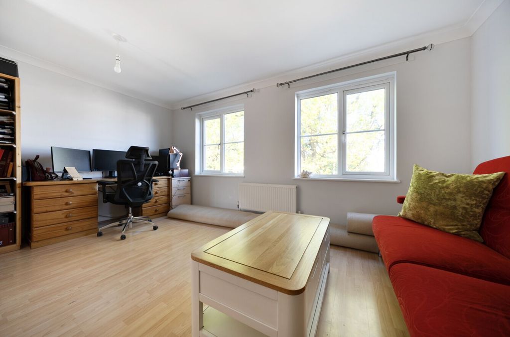 Property photo 2 of 21