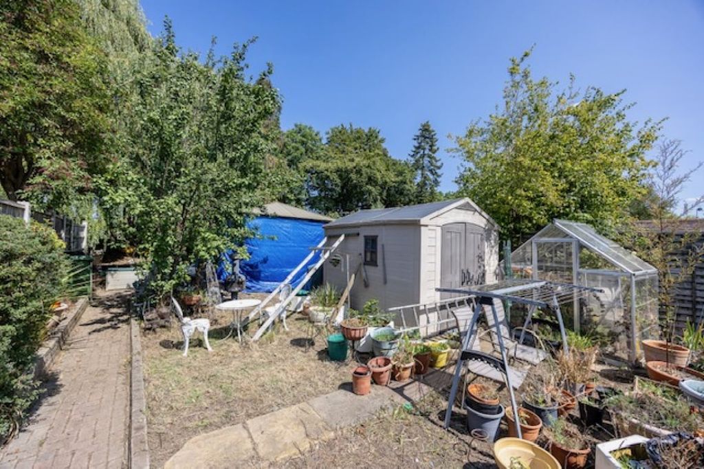 Property photo 2 of 9