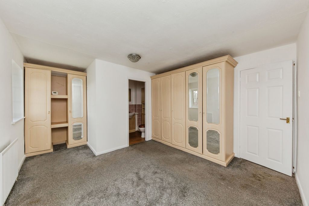 Property photo 2 of 33 Photo