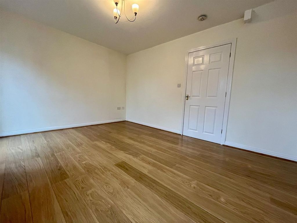 Property photo 1 of 14 B3c2Ae7B-c8F5-4Bfb-A675-9E2Bd3F1c57d.Jpg