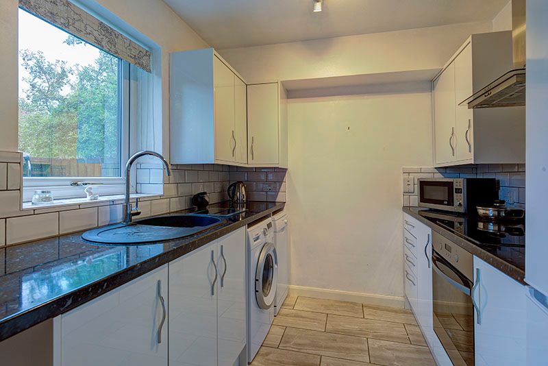 Property photo 3 of 8 Kitchen