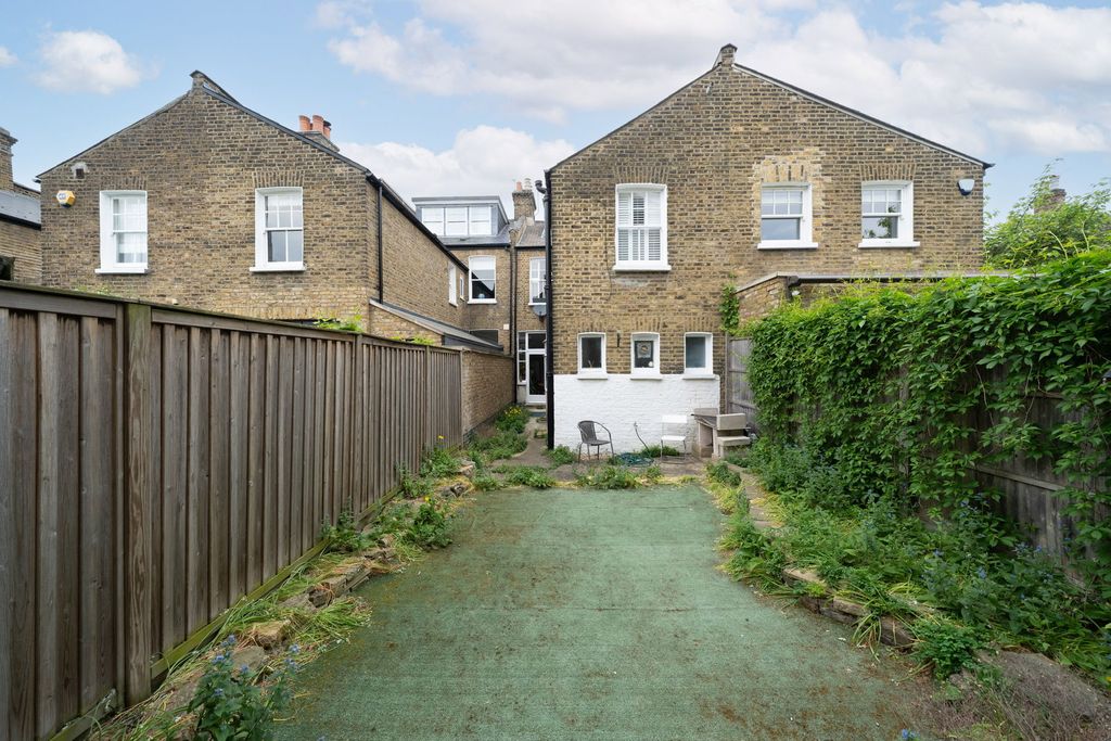 Property photo 3 of 12