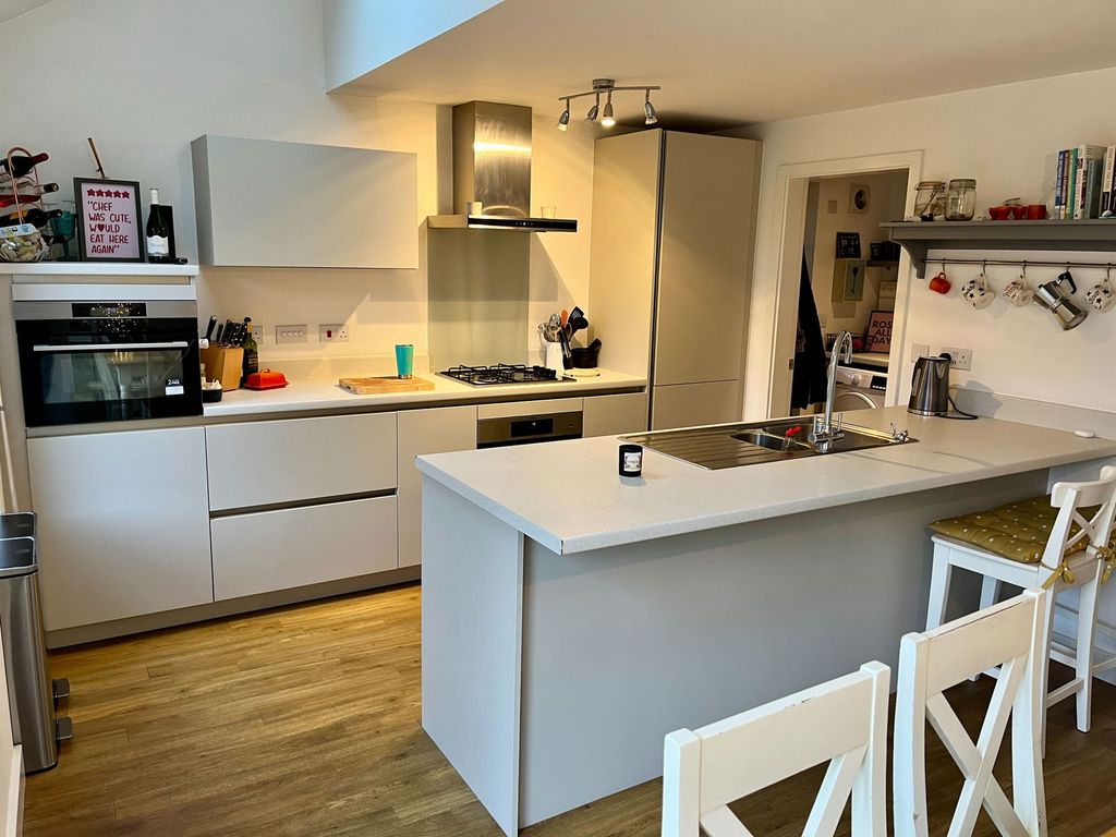 Property photo 3 of 22