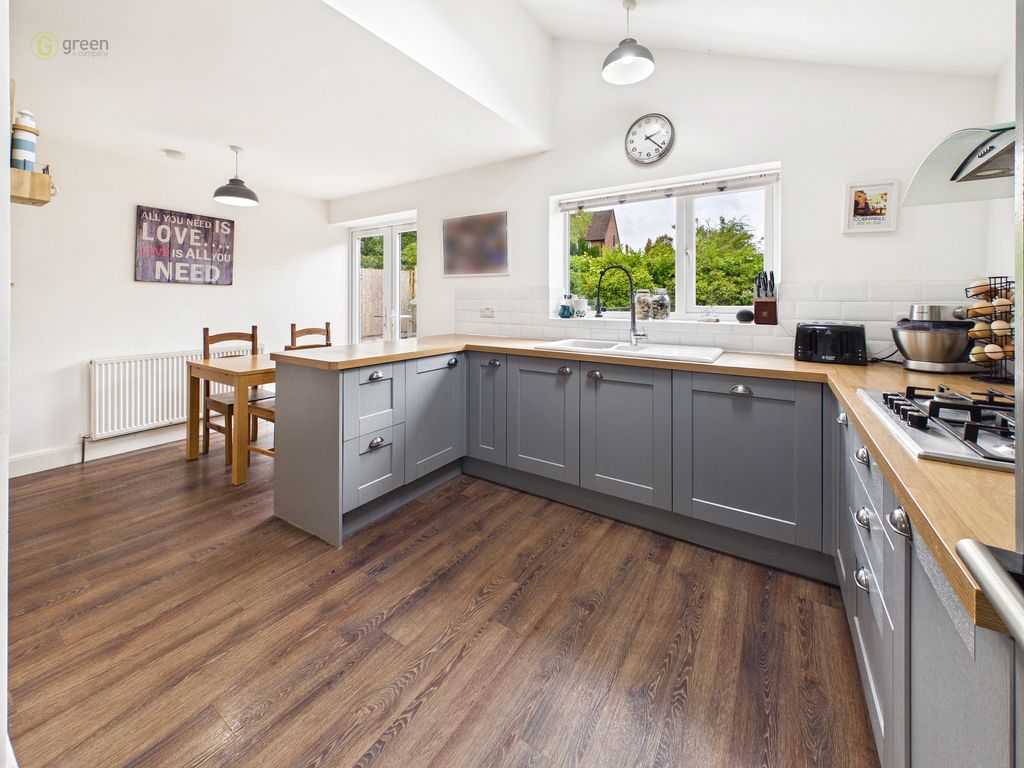 Property photo 3 of 18 4Ed7E69101d844949c3c7Bc7060212B3100Cam03830G0Pr0339Still008