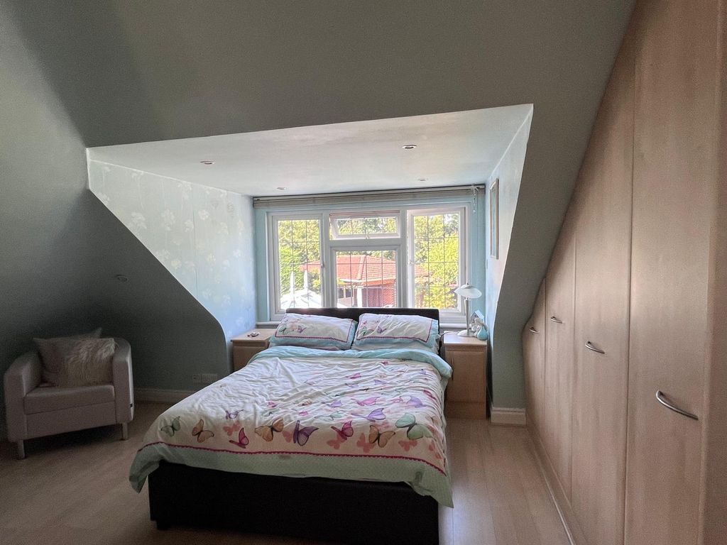 Property photo 1 of 2