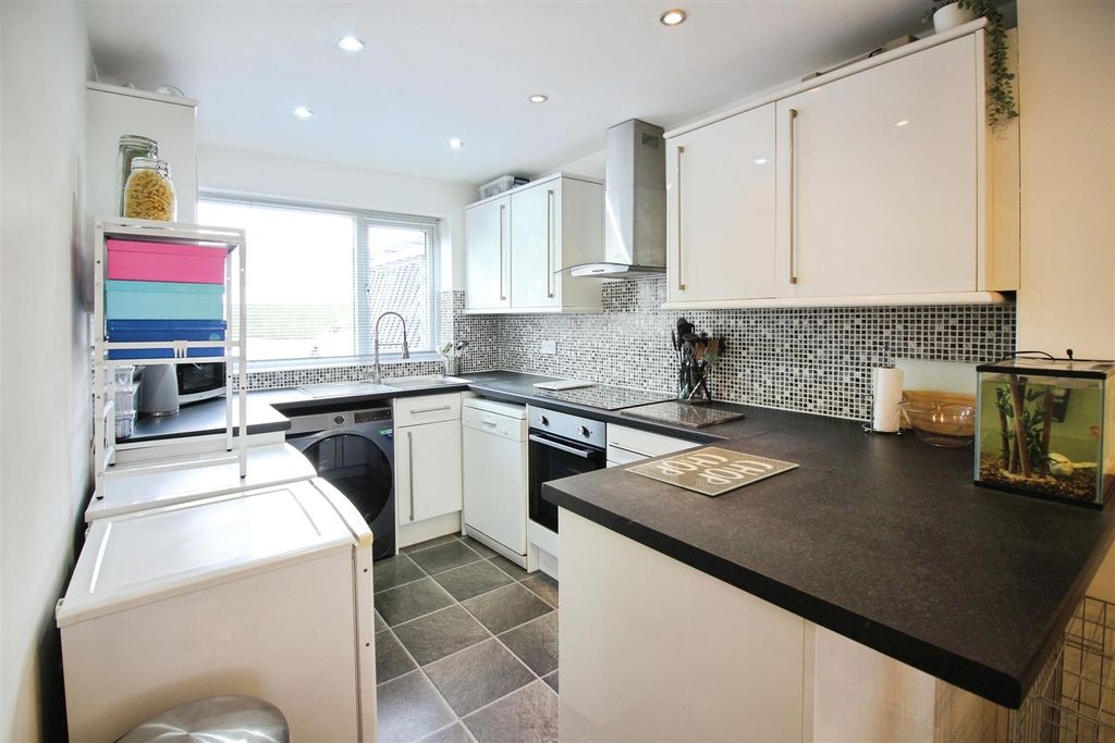 Property photo 3 of 14 Kitchen/Diner