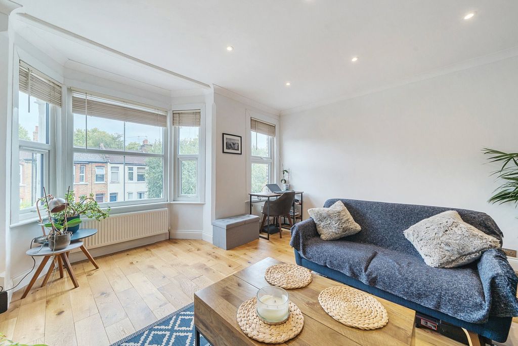 Property photo 1 of 11 1332970-7-68A5B1F...