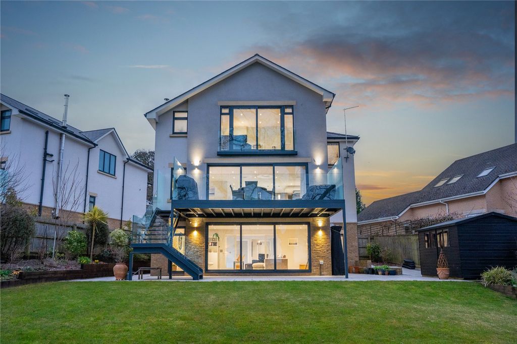 Property photo 2 of 17 Picture No. 02