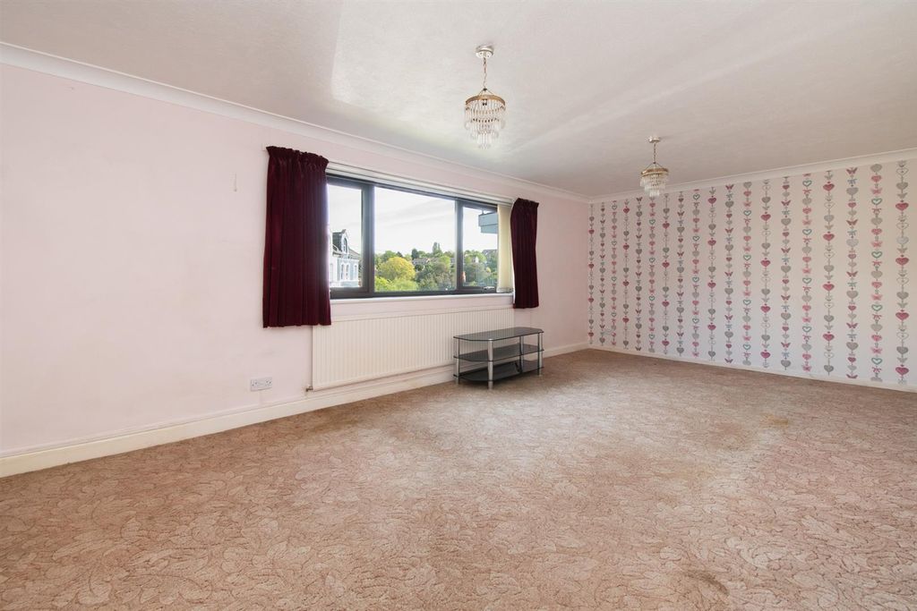 Property photo 2 of 14 Living Room