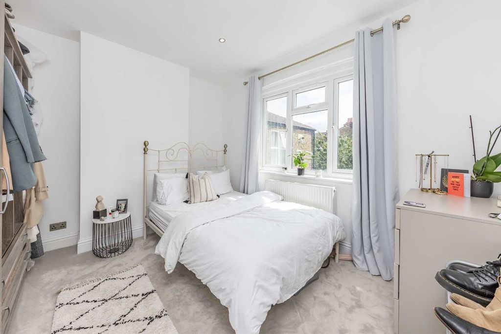 Property photo 3 of 5