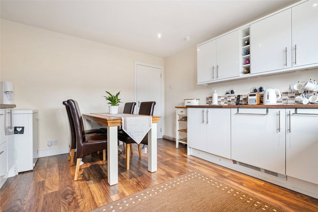 Property photo 2 of 24 Picture No. 23